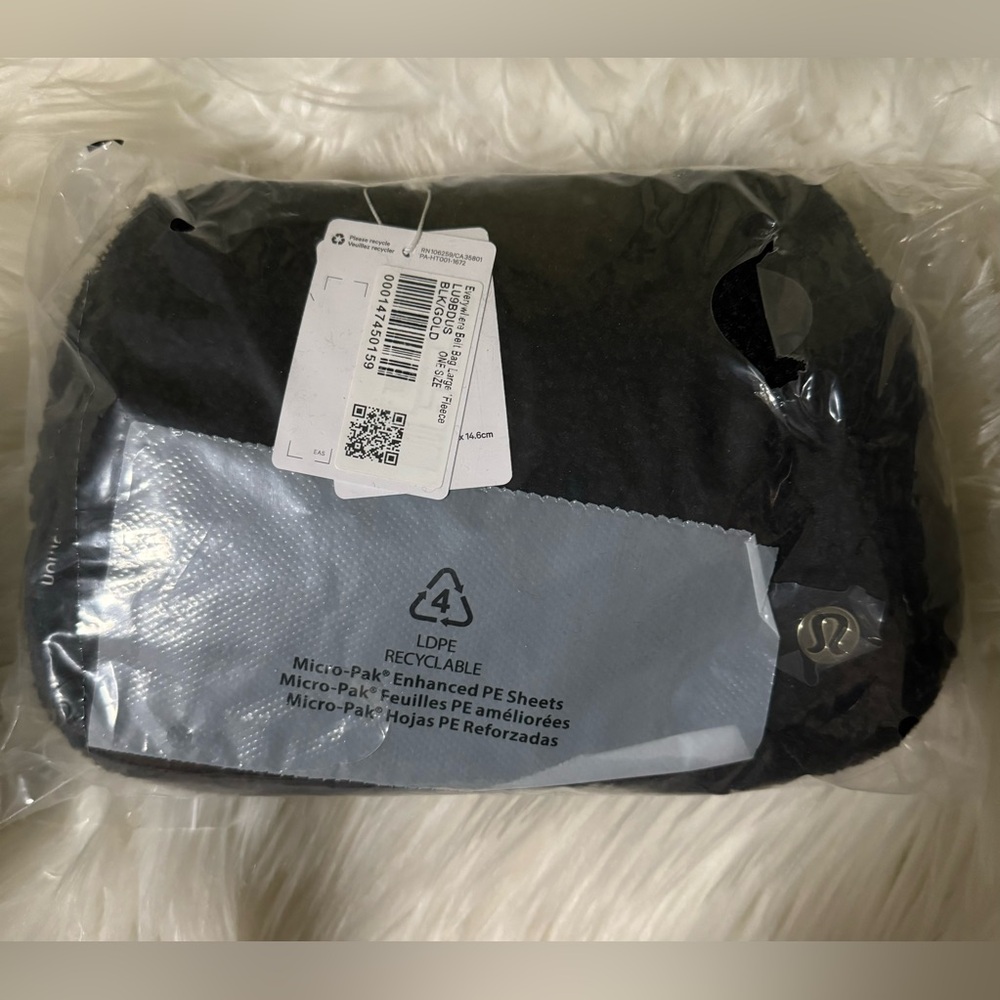 Everywhere Belt Bag Large 2L *Fleece